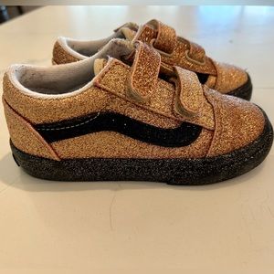 Vans Old Skool V Glitter Skate Shoe - size 9.0 (toddler)